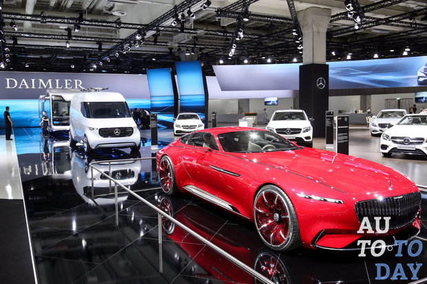 Mercedes ускоряет планы по запуску 10 электрических моделей