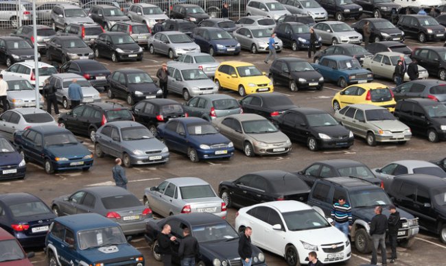 В Україну почали ввозити у 5 разів більше б/у автомобілів