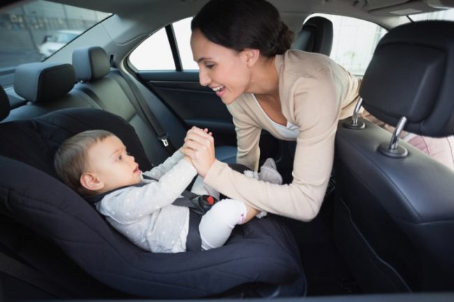 Як максимально убезпечити дітей під час поїздки в автомобілі, і який саме захист буде найнадійнішим?