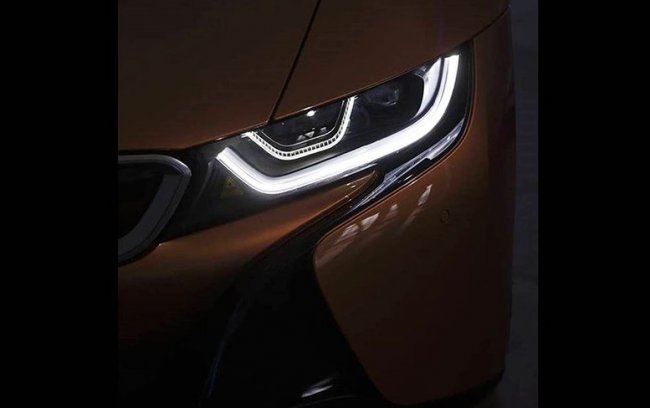 BMW i8: перше зображення новинки