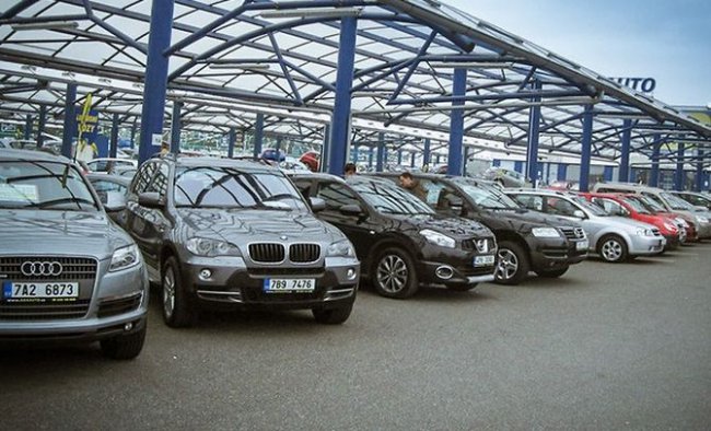В Украине хотят закрыть единый офис растаможки автомобилей