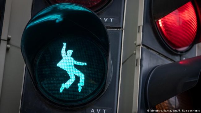 У німецькому місті з'явились світлофори з Елвісом Преслі