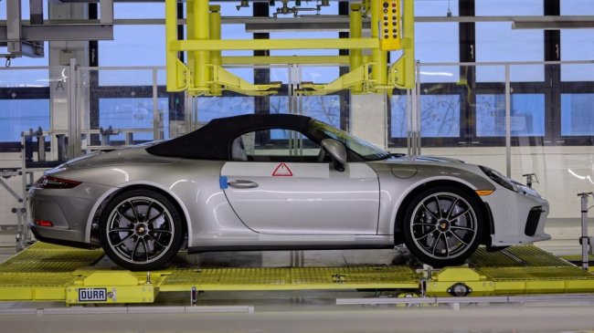С конвейера Porsche сошел финальный 911 поколения 991
