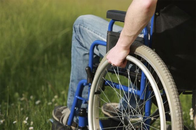 В Украине заработал закон, приравнивающий людей в инвалидных колясках к велосипедистам