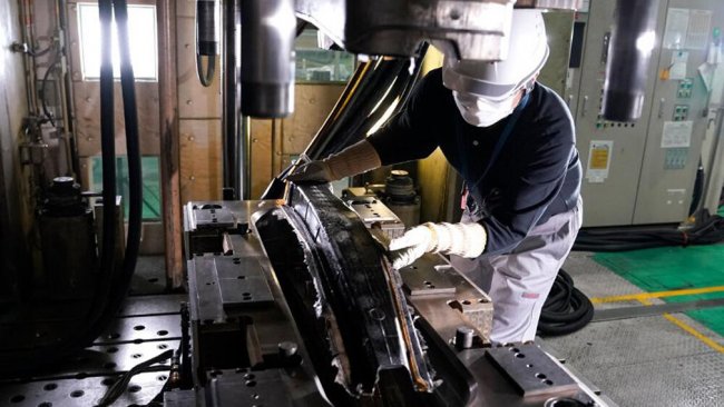 В Nissan планируют начать производство деталей из углеволокна